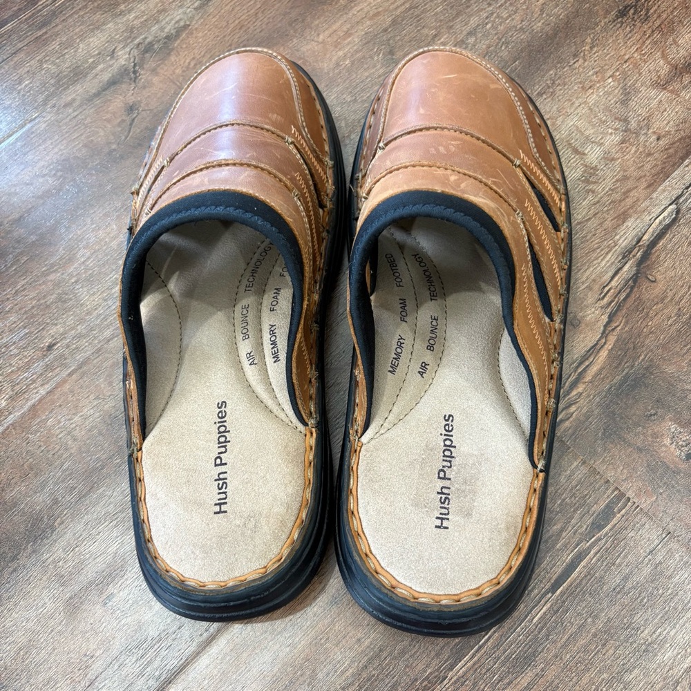 Hush Puppies Men’s Tan Leather Slip-On Clogs